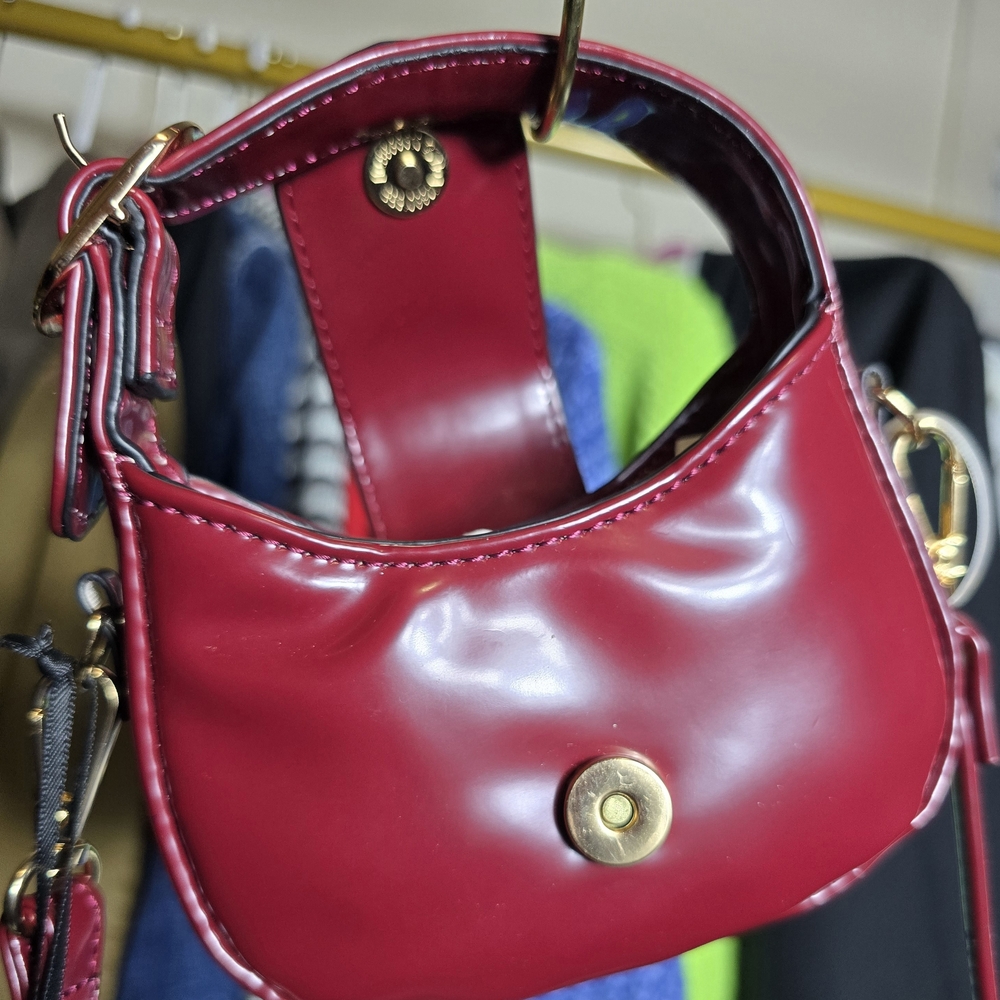 Juicy Couture-Overstated Juicy Mini Bag With Handles NWT - Picture 8 of 11